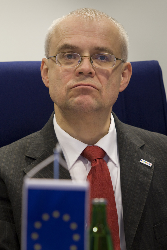 Vysoké evropské odstupné pobírá i někdejší eurokomisař a socialistický premiér Vladimír Špidla. 